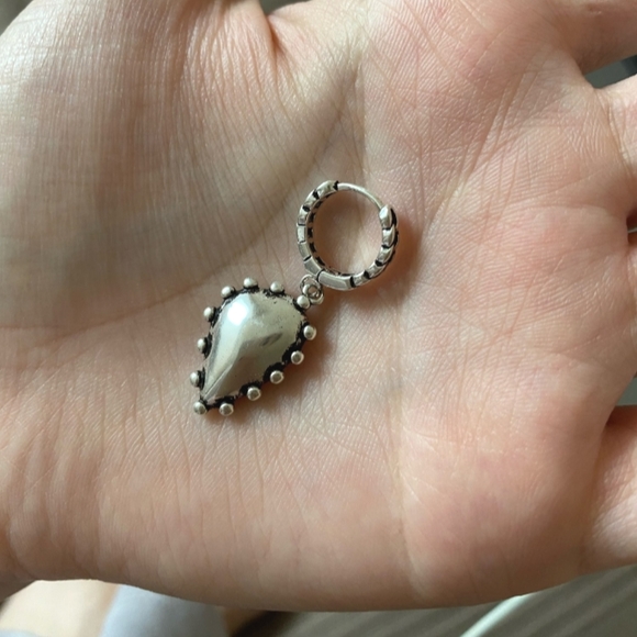 💜Purple Heart Charm Earring Set - Picture 2 of 3